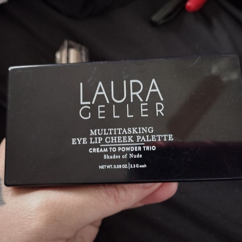 Multitasking eye lip cheek palette